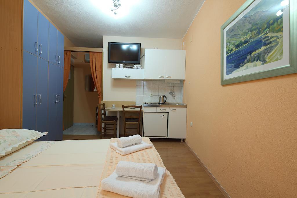 La Familia Apartments Makarska Camera foto