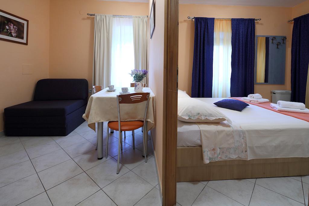 La Familia Apartments Makarska Camera foto